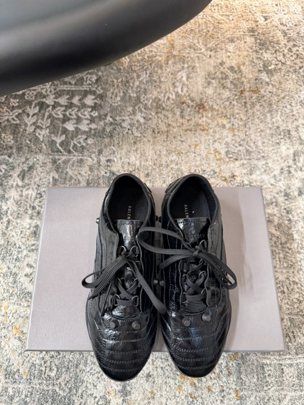 Кроссовки кожаные женские