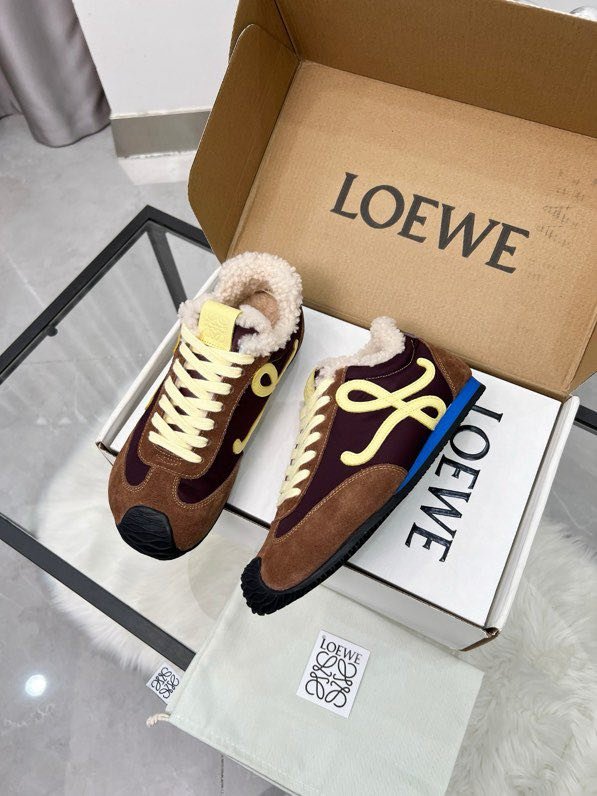 Кроссовки Loewe Ballet Runner 2.0 меховые женские