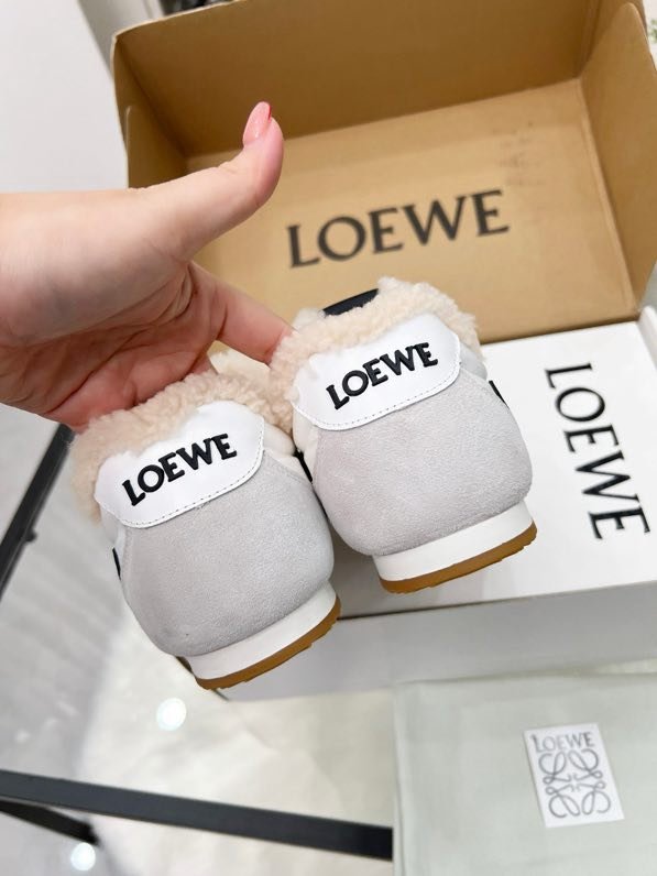 Кросівки Loewe Ballet Runner 2.0 хутряні жіночі фото 2