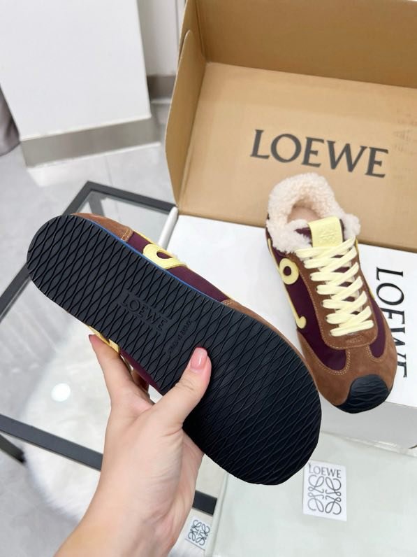 Кроссовки Loewe Ballet Runner 2.0 меховые женские фото 3
