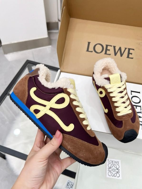 Кроссовки Loewe Ballet Runner 2.0 меховые женские фото 4
