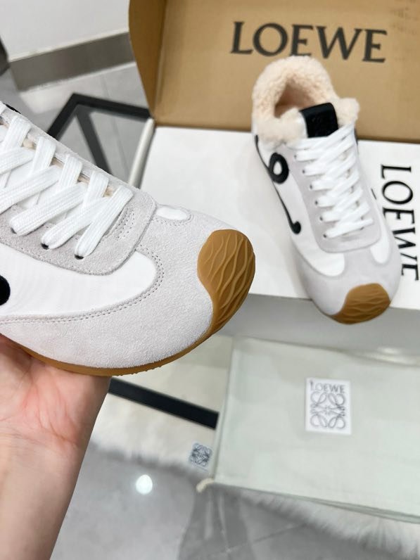 Кросівки Loewe Ballet Runner 2.0 хутряні жіночі фото 5