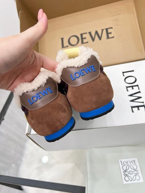 Кроссовки Loewe Ballet Runner 2.0 меховые женские фото 8