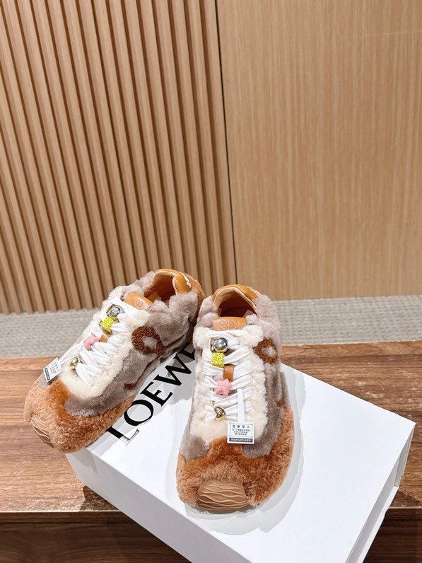 Кроссовки меховые