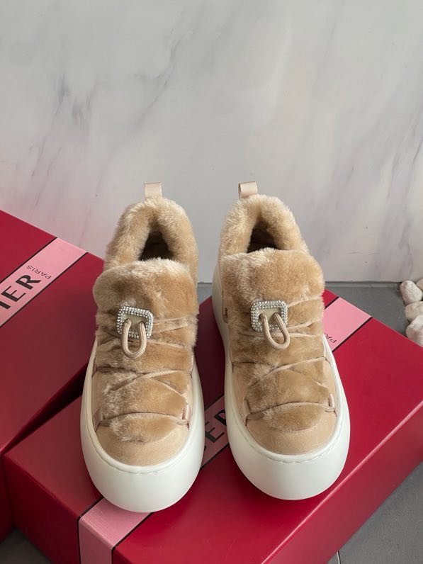 Кроссовки меховые фото 2