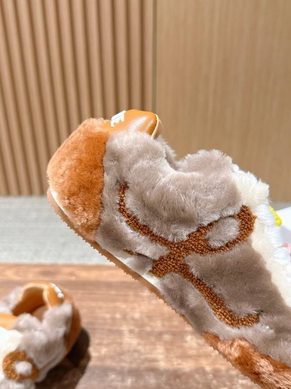 Кроссовки меховые фото 3