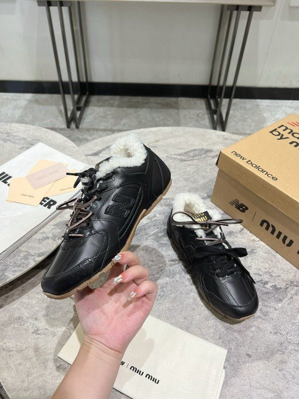 Кросівки Miu Miu x New Balance на хутрі фото 3
