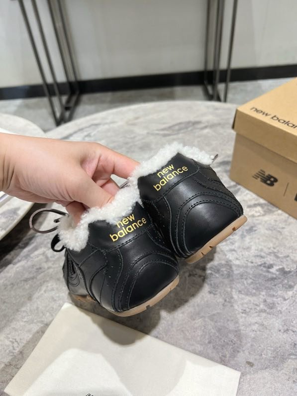 Кросівки Miu Miu x New Balance на хутрі фото 5