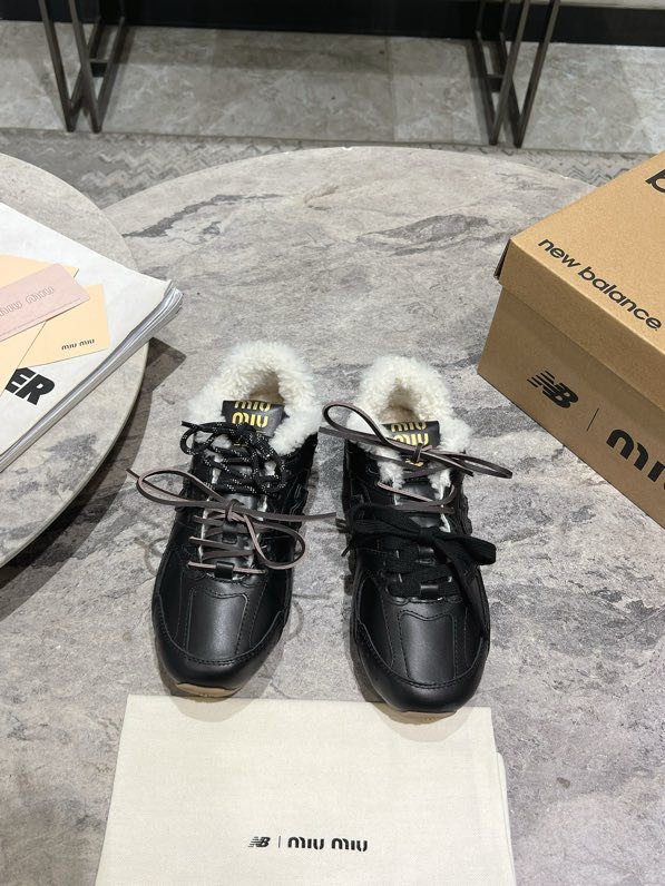 Кросівки Miu Miu x New Balance на хутрі фото 6