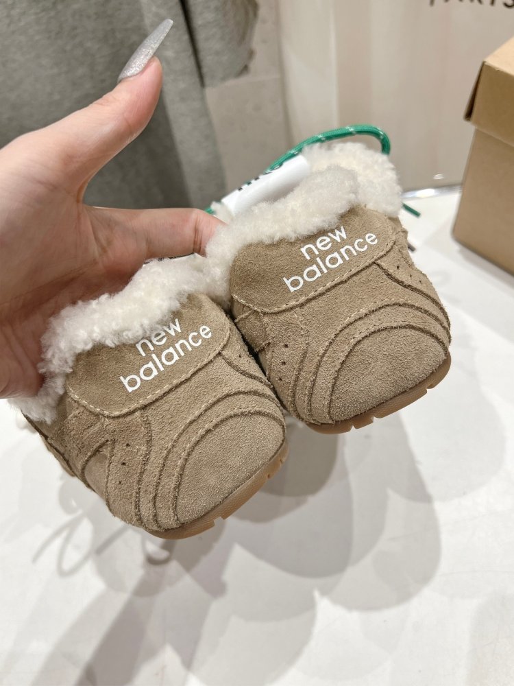 Кросівки Miu Miu x New Balance на хутрі фото 9