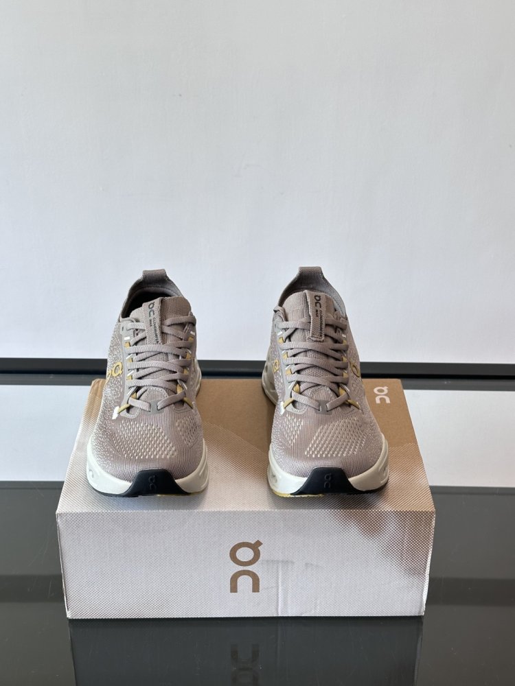 Кроссовки мужские Cloudsurfer Max фото 2