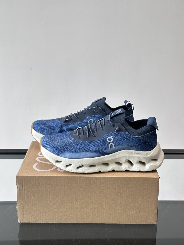 Кросівки чоловічі LOEWE X ON Cloudtilt фото 3