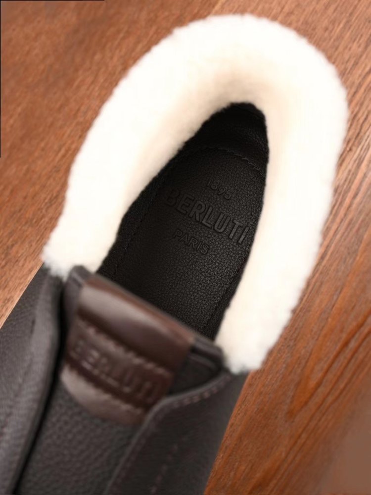 Sneakers men's on fur winter фото 4