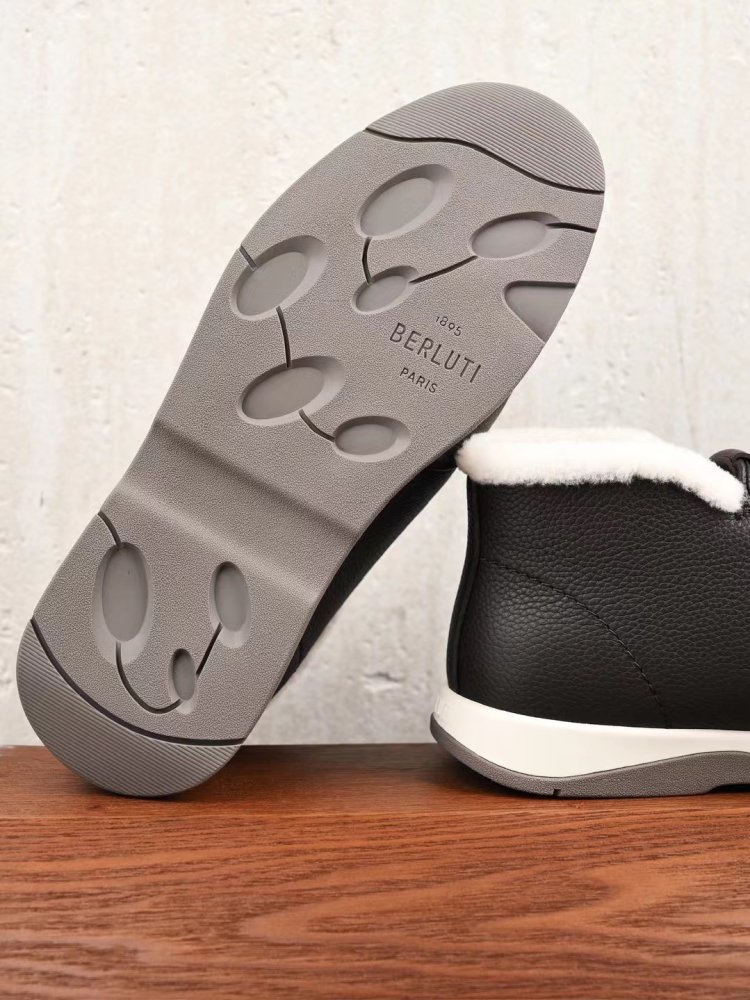 Sneakers men's on fur winter фото 6