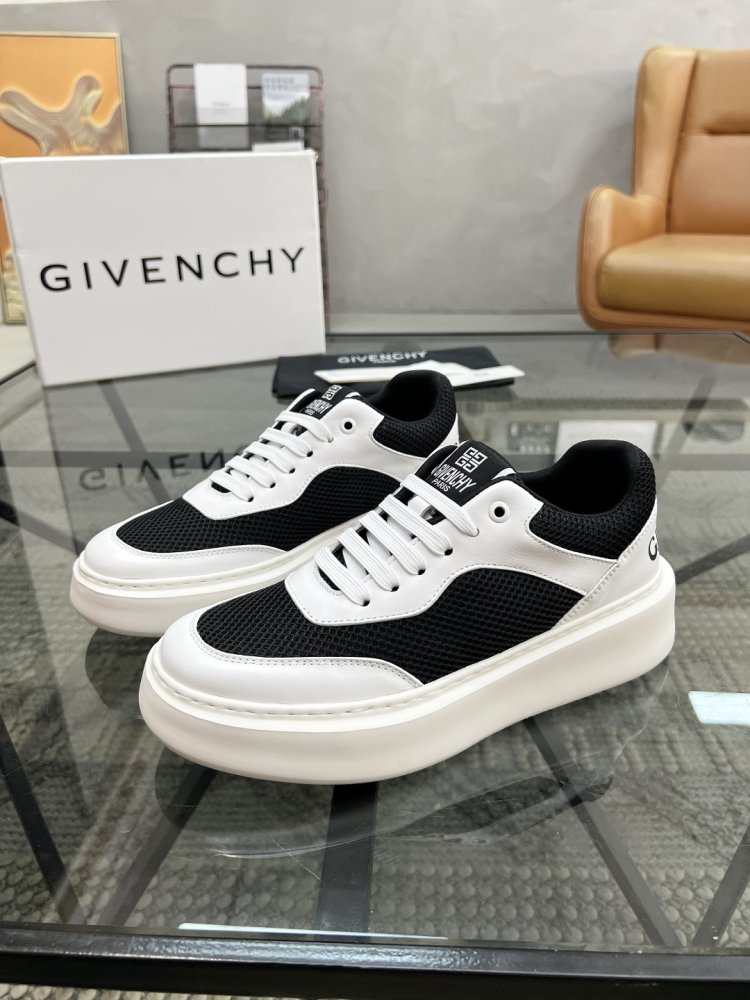 Кросівки чоловічі