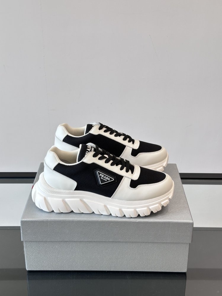 Кросівки чоловічі