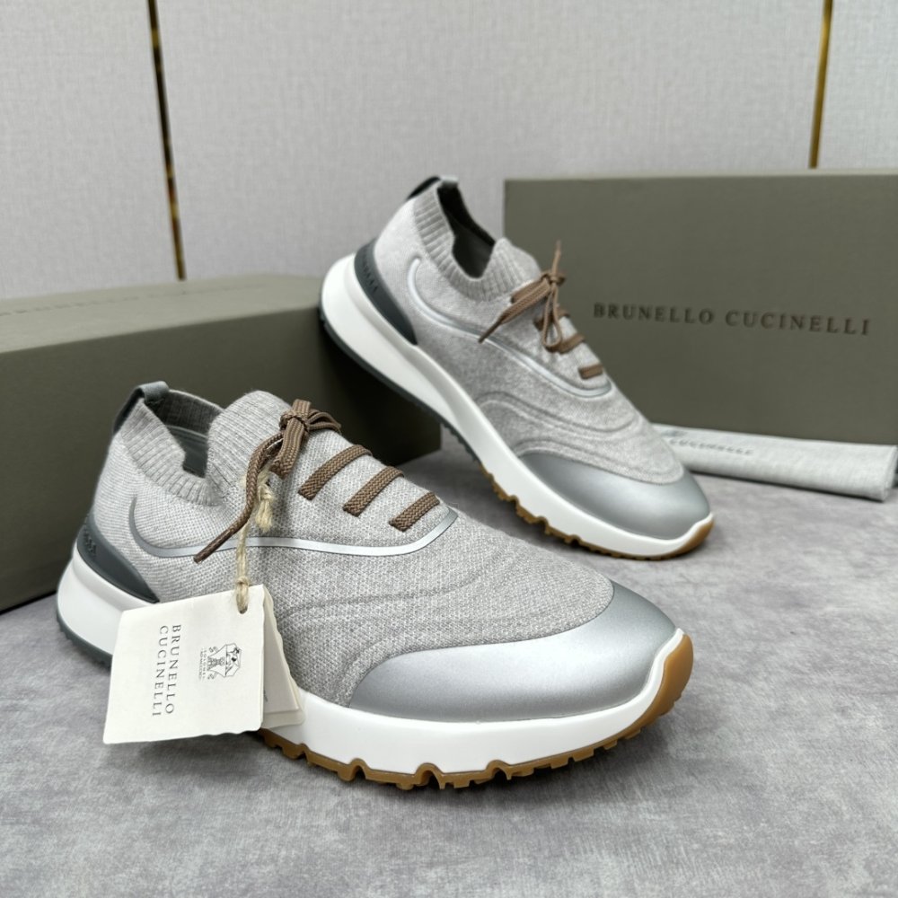 Кросівки чоловічі