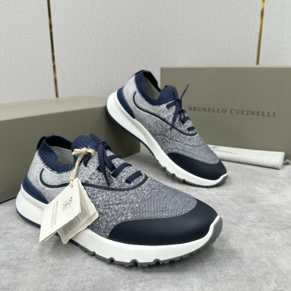 Кросівки чоловічі