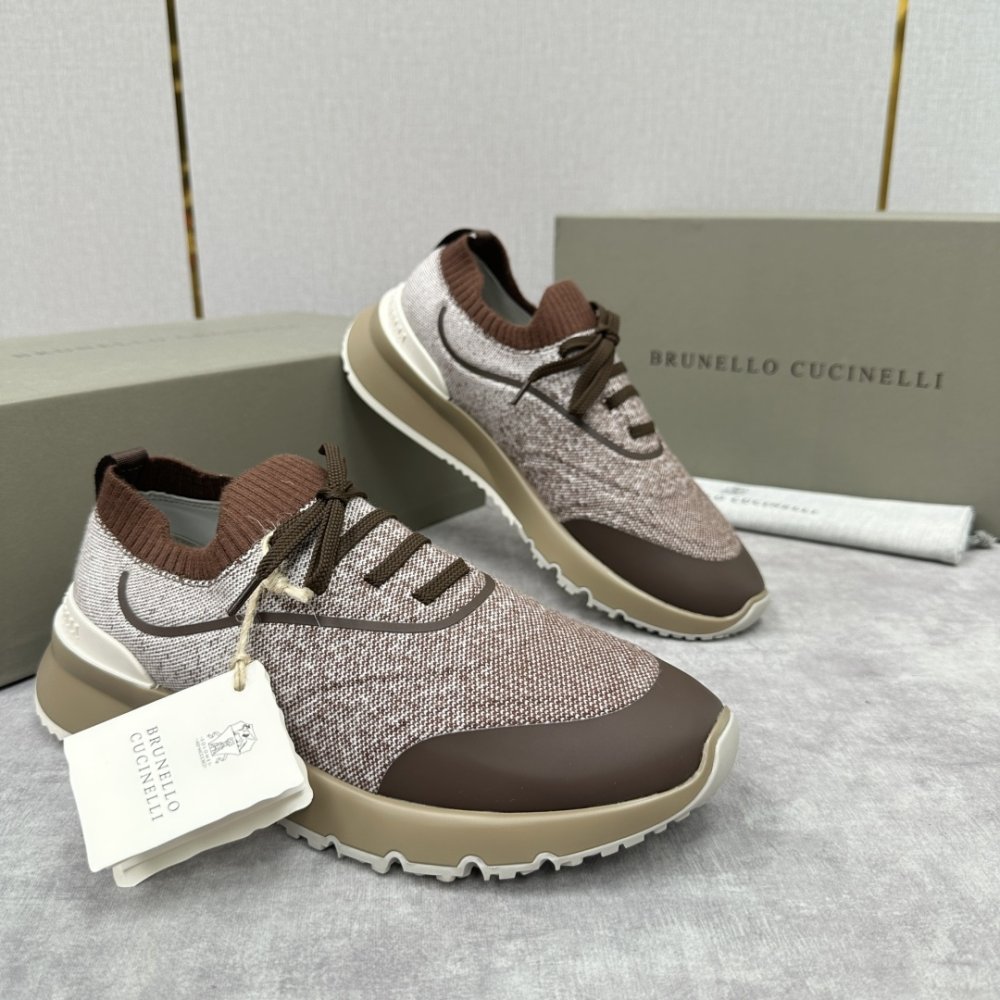 Кросівки чоловічі