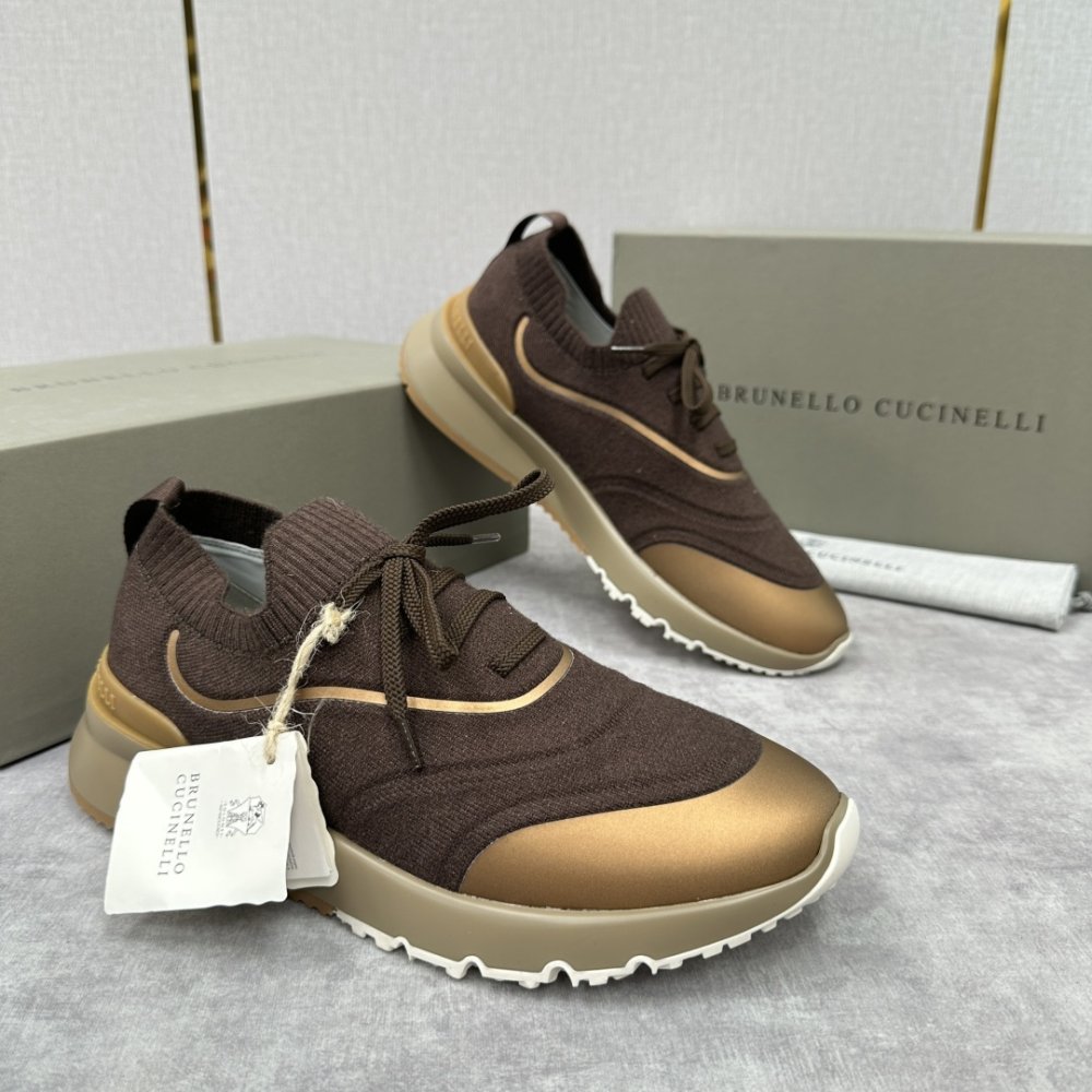 Кросівки чоловічі