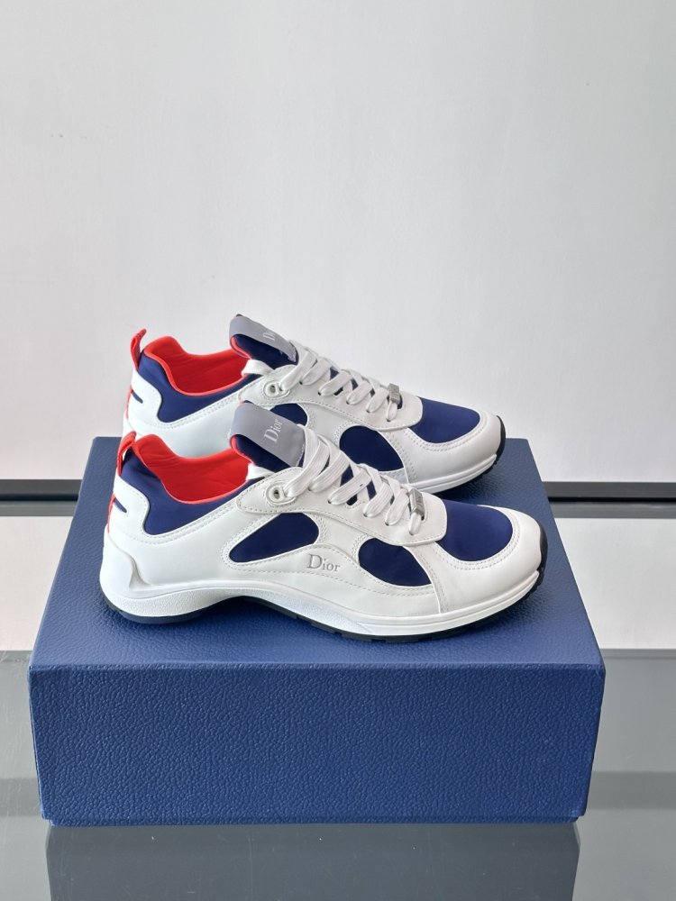 Кросівки чоловічі