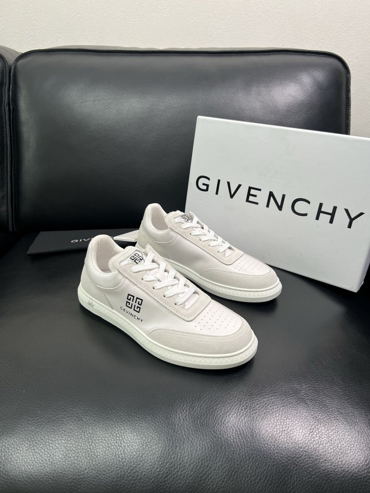 Кросівки чоловічі