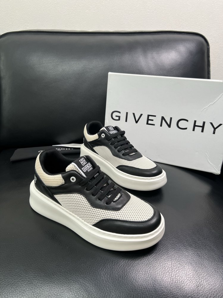 Кросівки чоловічі