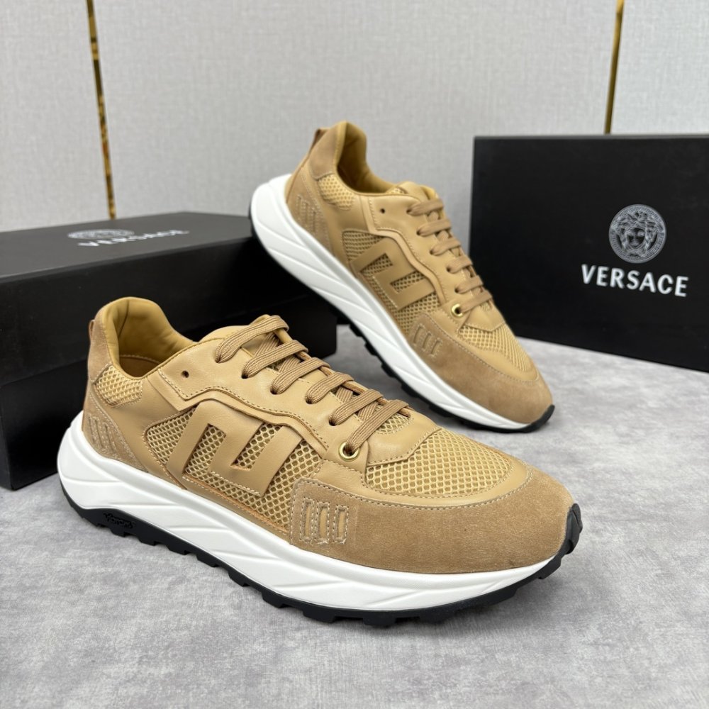 Кросівки чоловічі