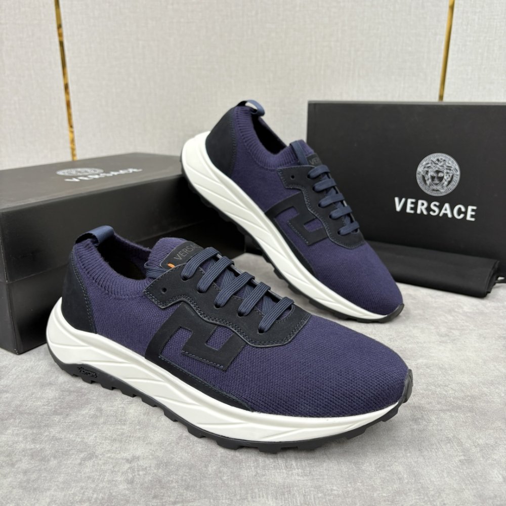 Кросівки чоловічі