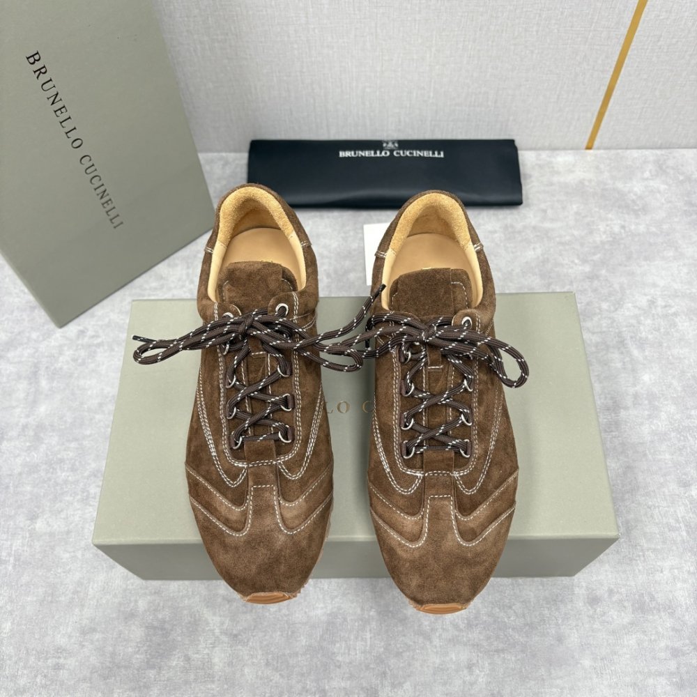 Кросівки чоловічі