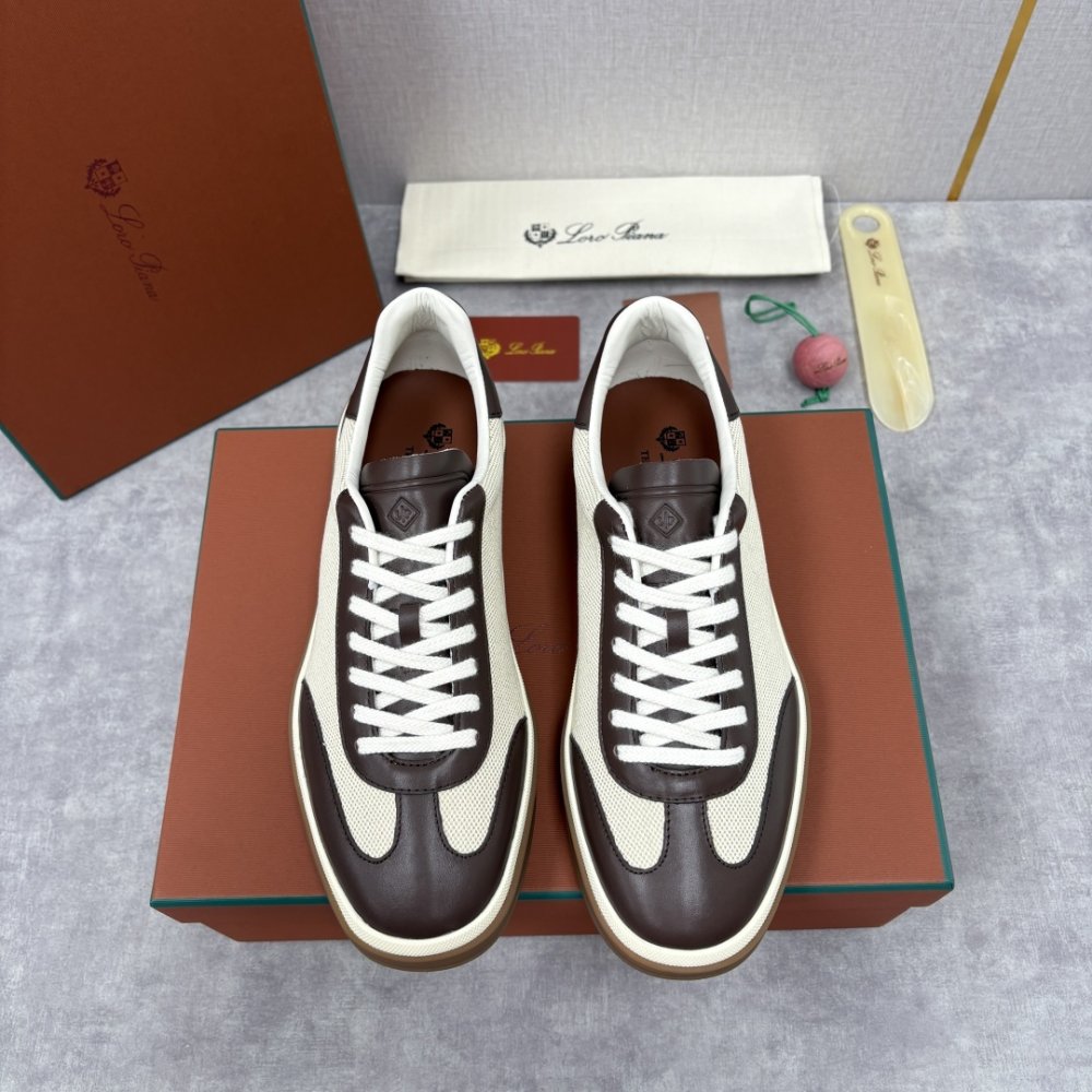 Кросівки чоловічі