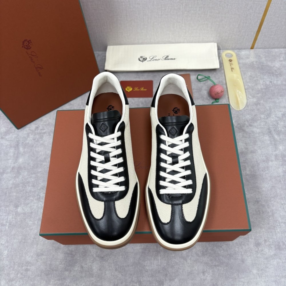 Кросівки чоловічі