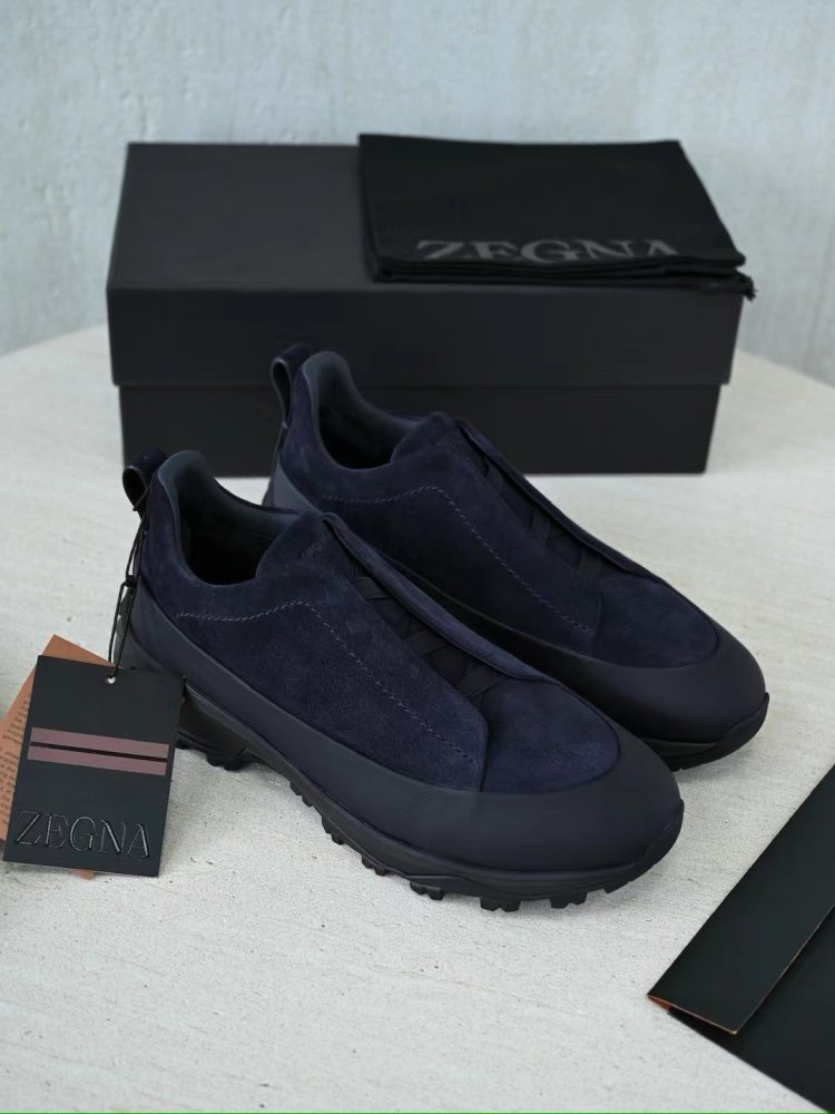 Кросівки чоловічі