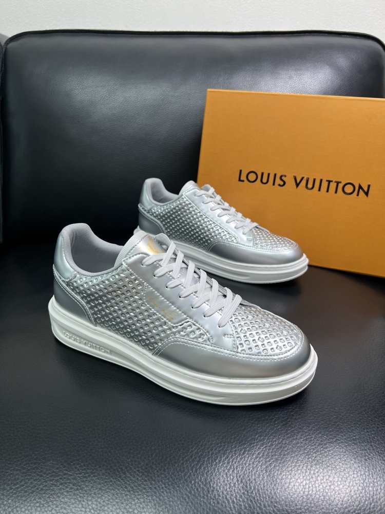 Кросівки чоловічі