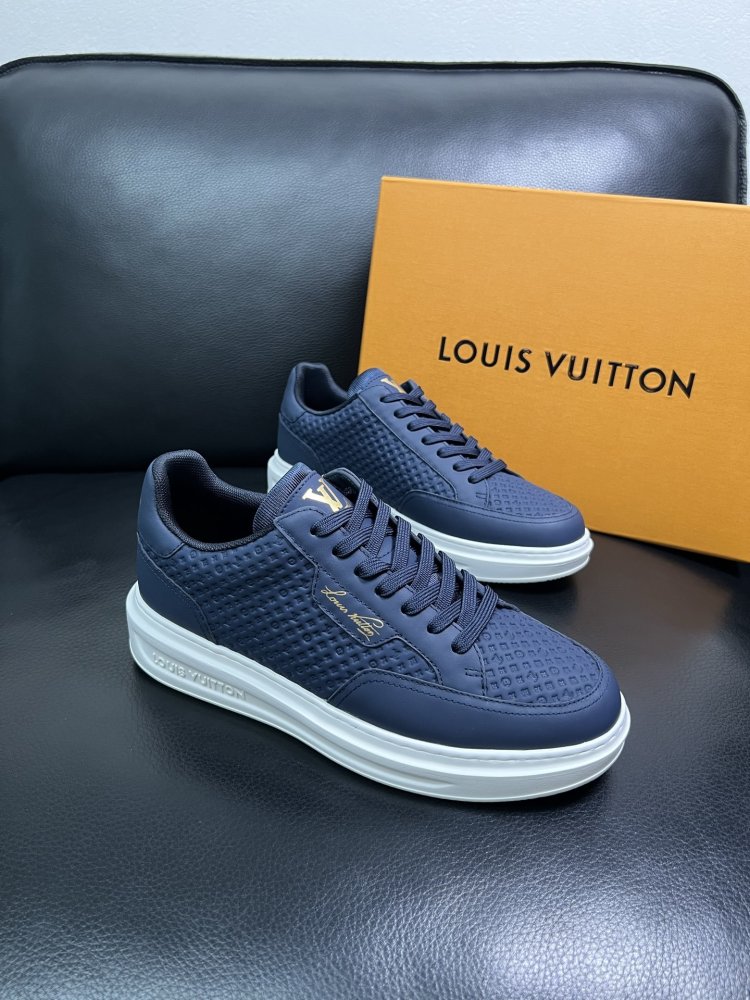 Кросівки чоловічі