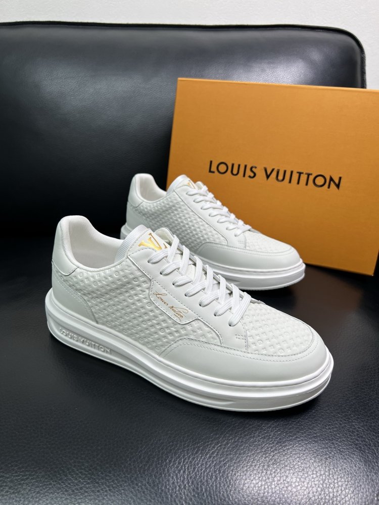 Кросівки чоловічі