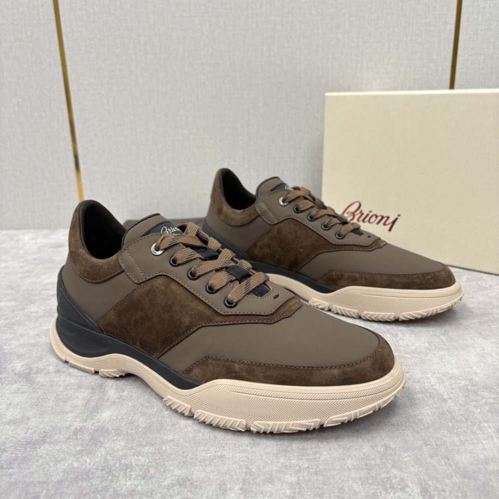 Кросівки чоловічі