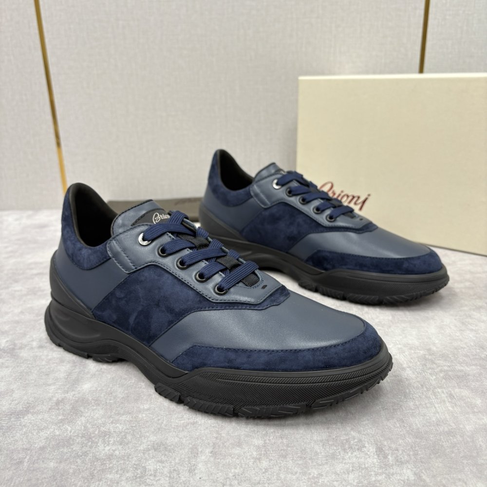 Кросівки чоловічі