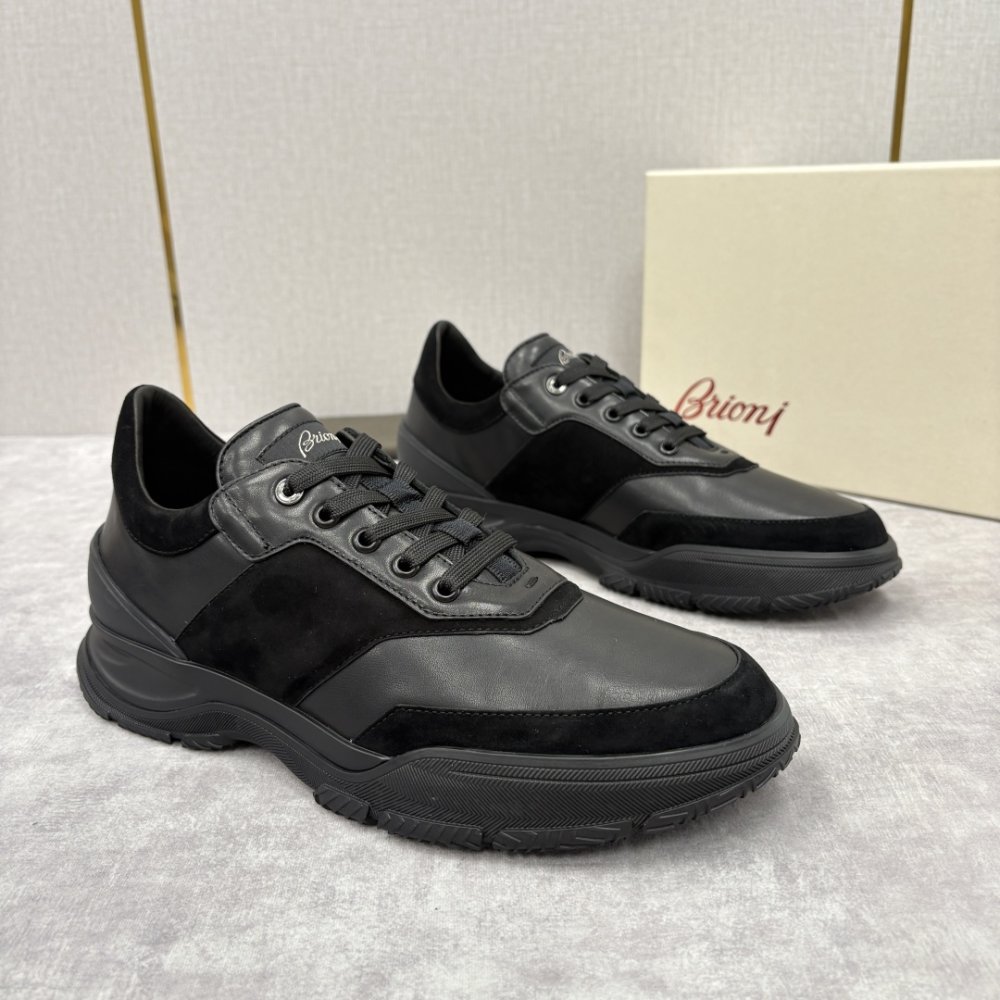 Кросівки чоловічі