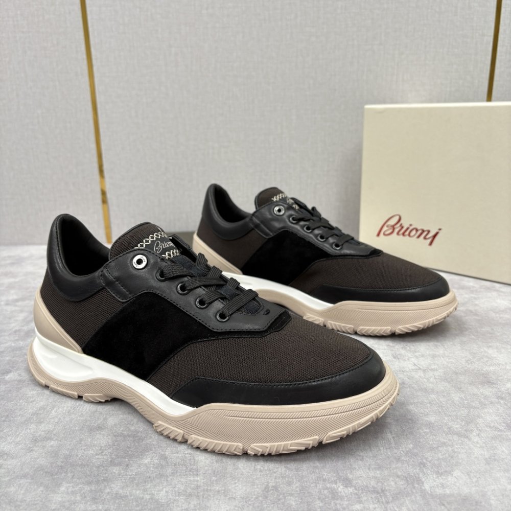 Кросівки чоловічі