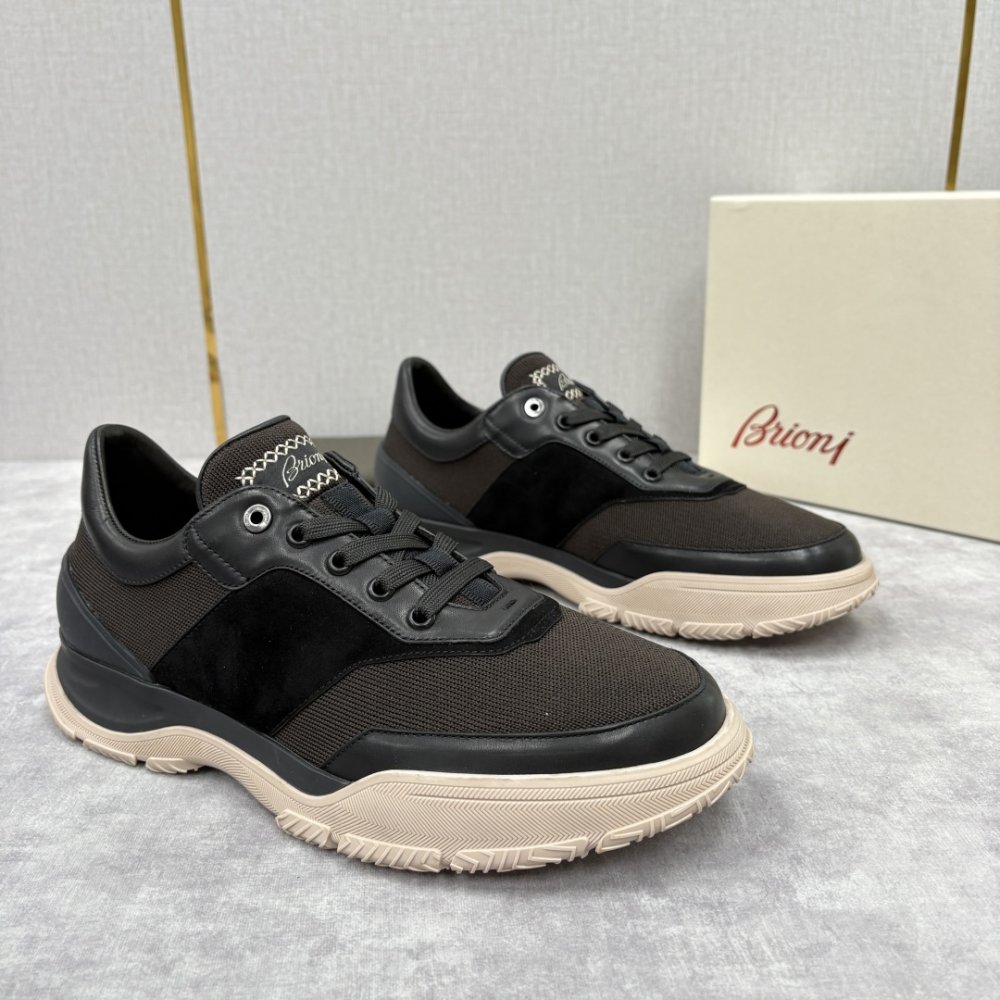 Кросівки чоловічі