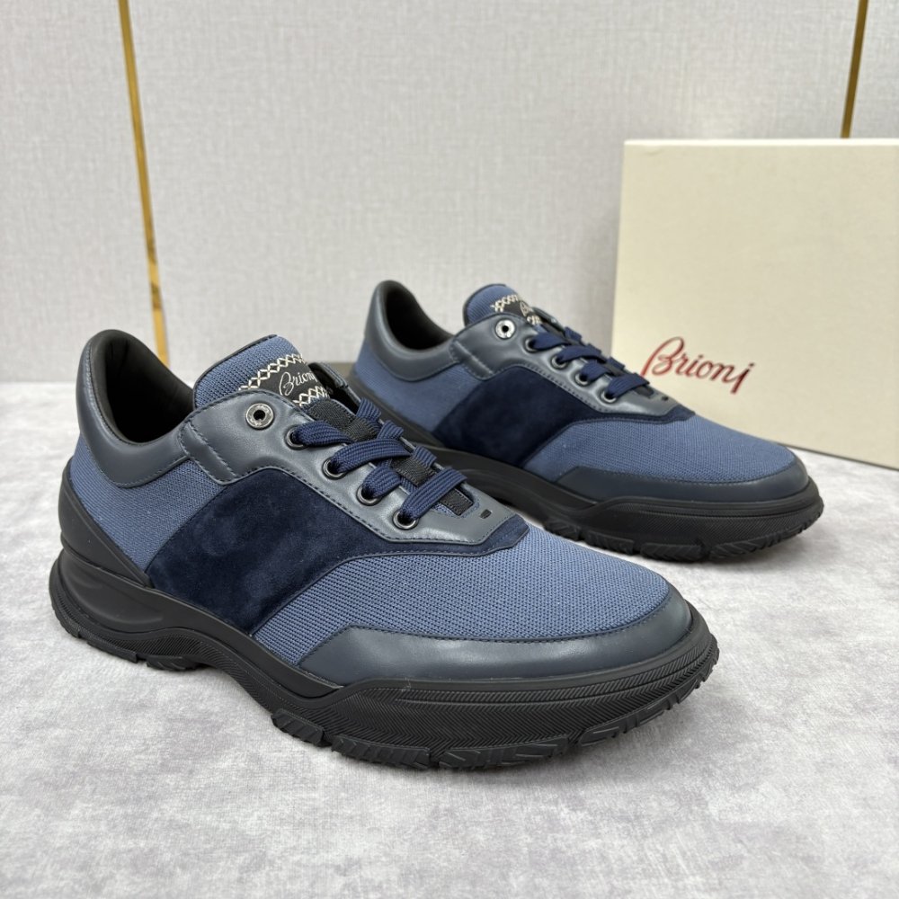 Кросівки чоловічі