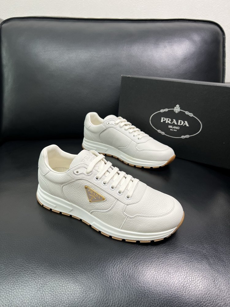 Кросівки чоловічі