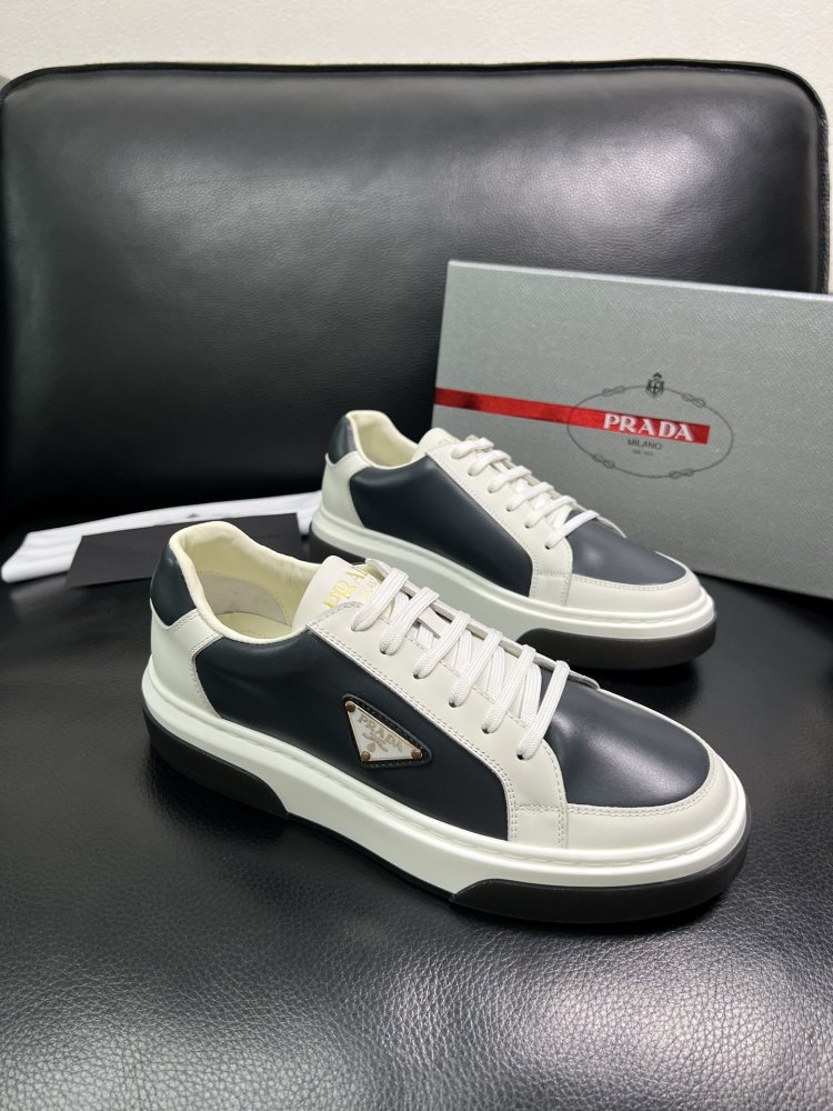 Кросівки чоловічі