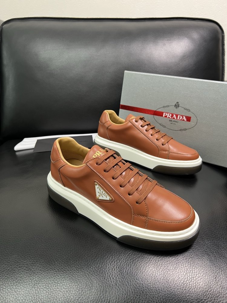 Кросівки чоловічі