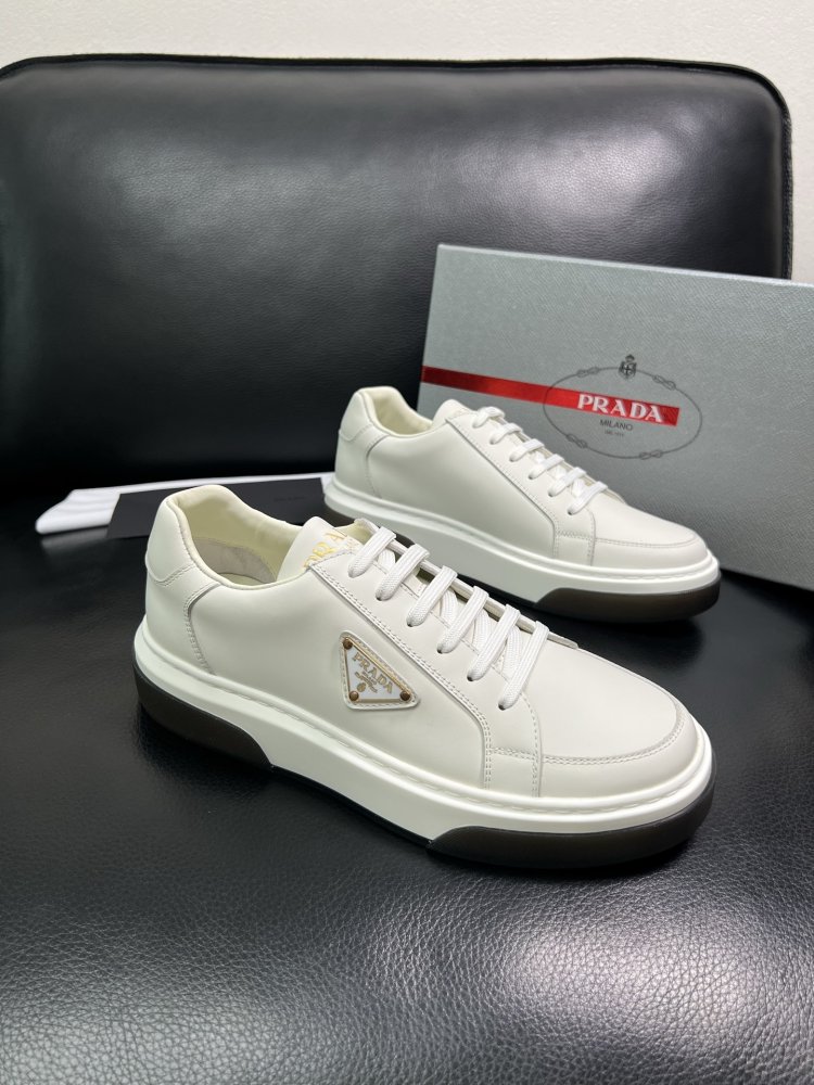 Кросівки чоловічі