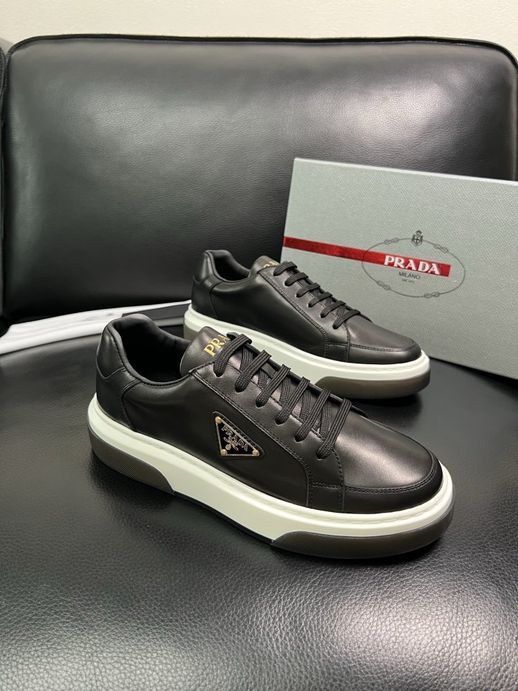 Кросівки чоловічі