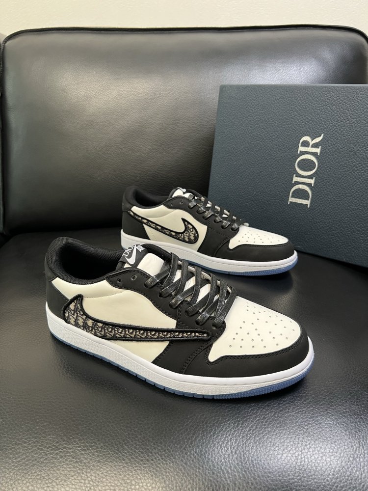 Кросівки чоловічі