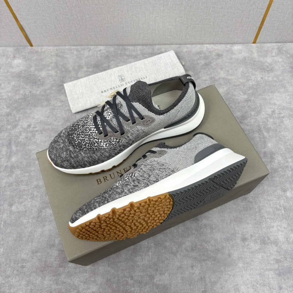 Кросівки чоловічі