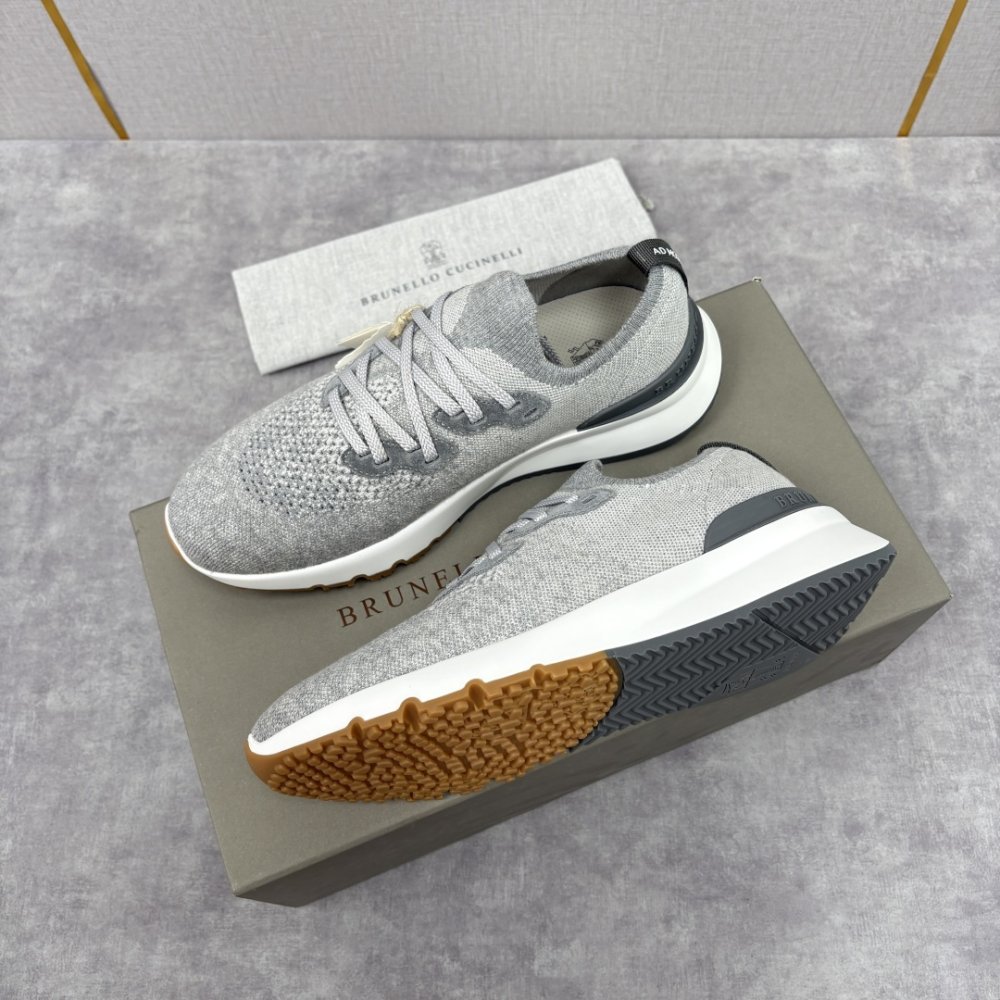 Кросівки чоловічі